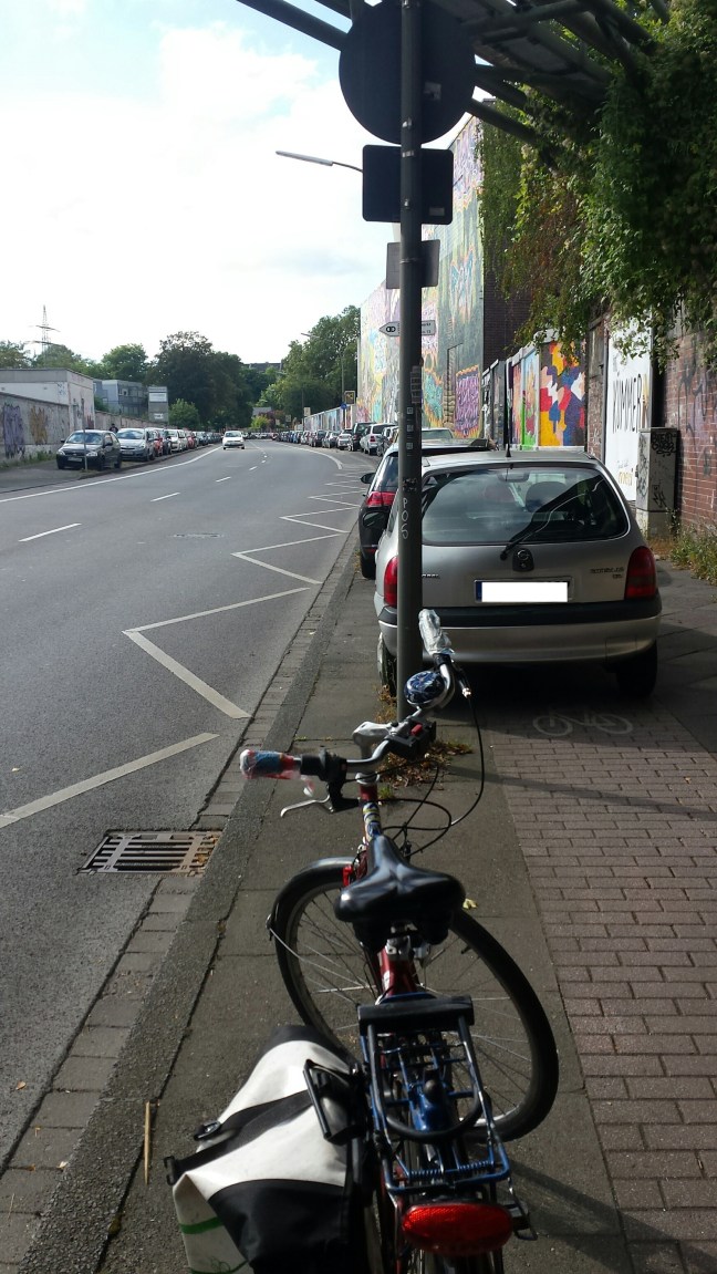 ausblick_zugeparkter-radweg