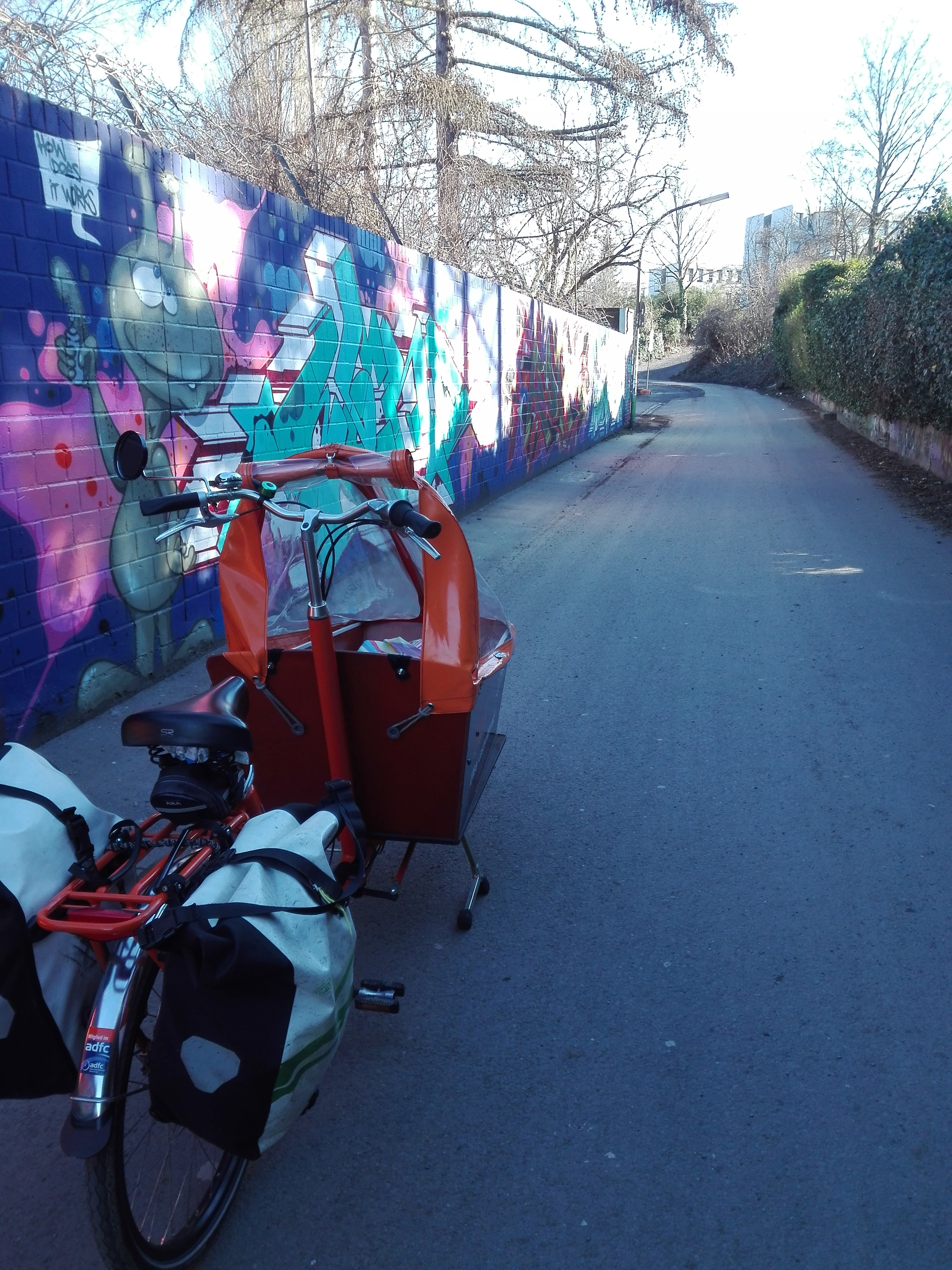 Der ULF vor der Galerie in der Weißenburger Straße Dortmund.