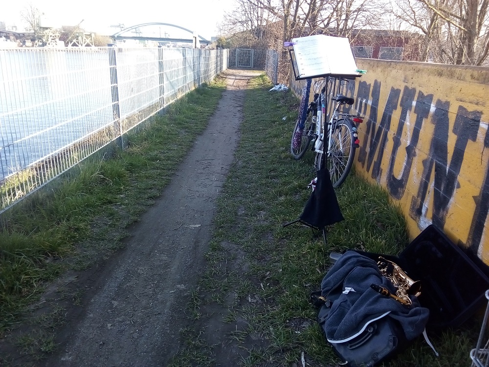 Trotz des schönen Wetters kamen hier nicht ständig Leute vorbei. Ich konnte also Saxophon fast immer unbehelligt üben.