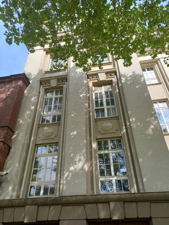 Blätteronament am Hoesch-Verwaltungsgebäude ab 1912.