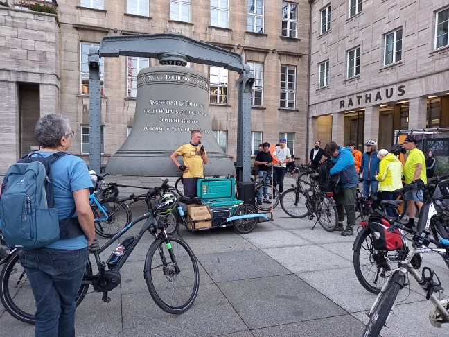 Begrüßung am Startpunkt am Rathaus Bochum 